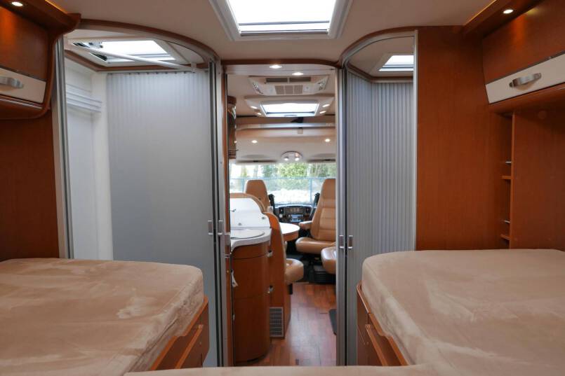 Hymer B 678 Hymer  B 678  AUTOMAAT 3.0 177pk, LEVELSYSTEEM, enkele bedden 40