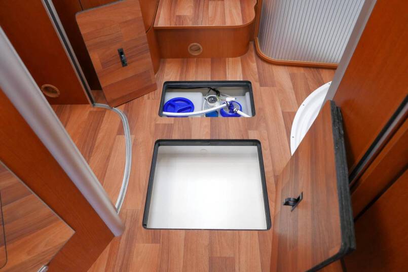 Hymer B 678 Hymer  B 678  AUTOMAAT 3.0 177pk, LEVELSYSTEEM, enkele bedden 43