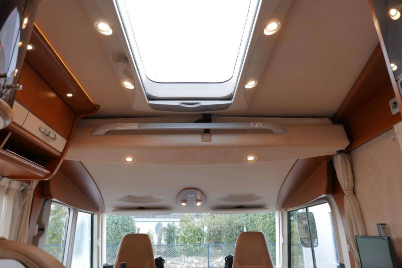 Hymer B 678 Hymer  B 678  AUTOMAAT 3.0 177pk, LEVELSYSTEEM, enkele bedden 45