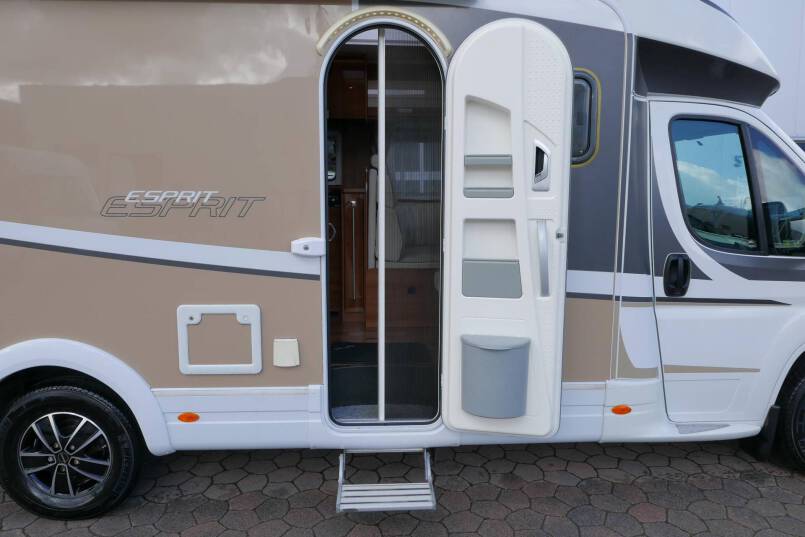 Dethleffs Esprit T 6810 150 PK, AL-KO MAXI, enkele bedden 14