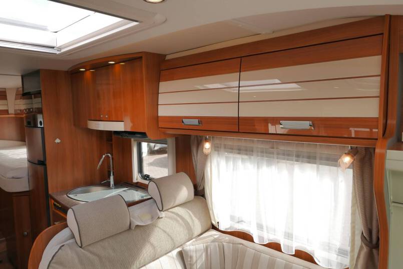 Dethleffs Esprit T 6810 150 PK, AL-KO MAXI, enkele bedden 26