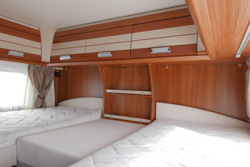 Dethleffs Esprit T 6810 150 PK, AL-KO MAXI, enkele bedden 34