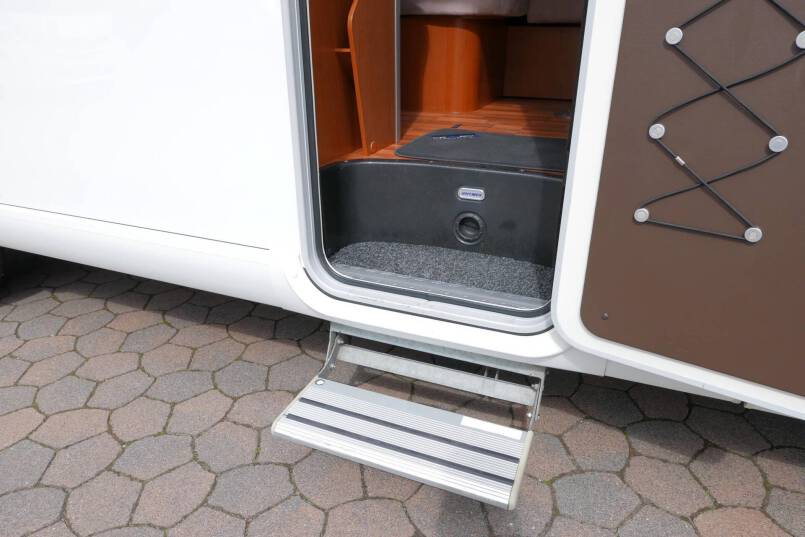 Hymer B 578 3.0 AUTOMAAT, 158 pk, 2 aparte bedden 12