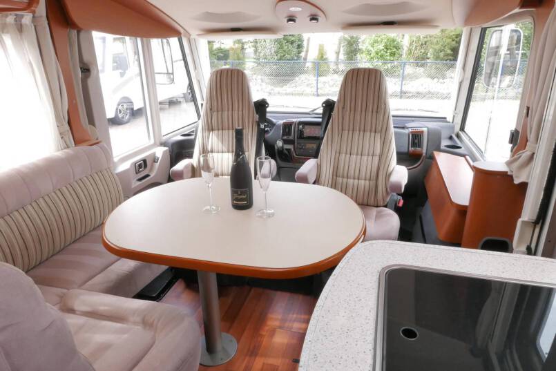 Hymer B 578 3.0 AUTOMAAT, 158 pk, 2 aparte bedden 20