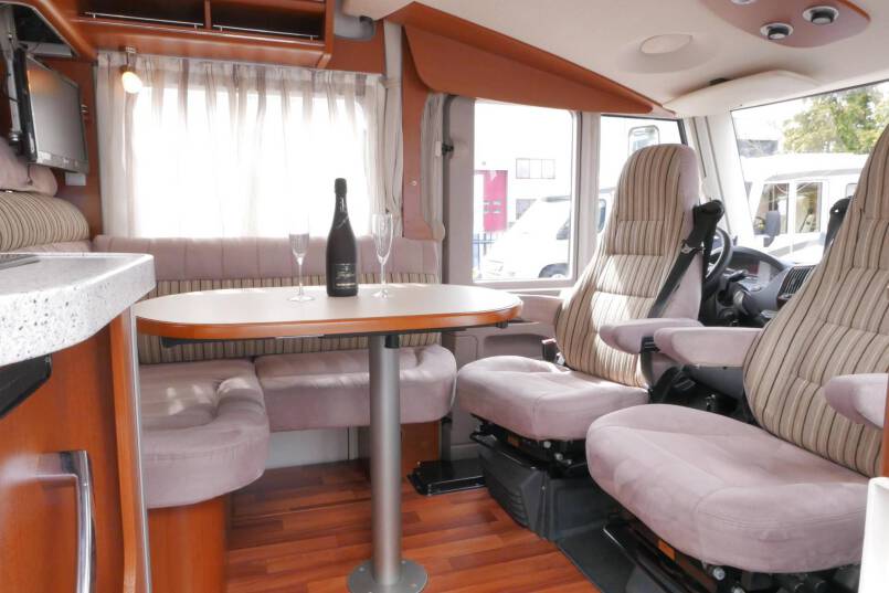 Hymer B 578 3.0 AUTOMAAT, 158 pk, 2 aparte bedden 21
