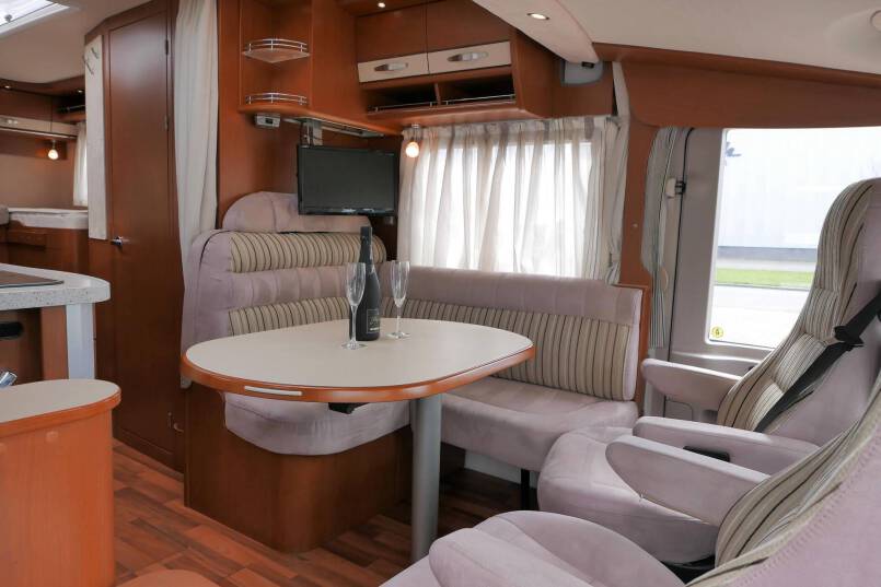 Hymer B 578 3.0 AUTOMAAT, 158 pk, 2 aparte bedden 22