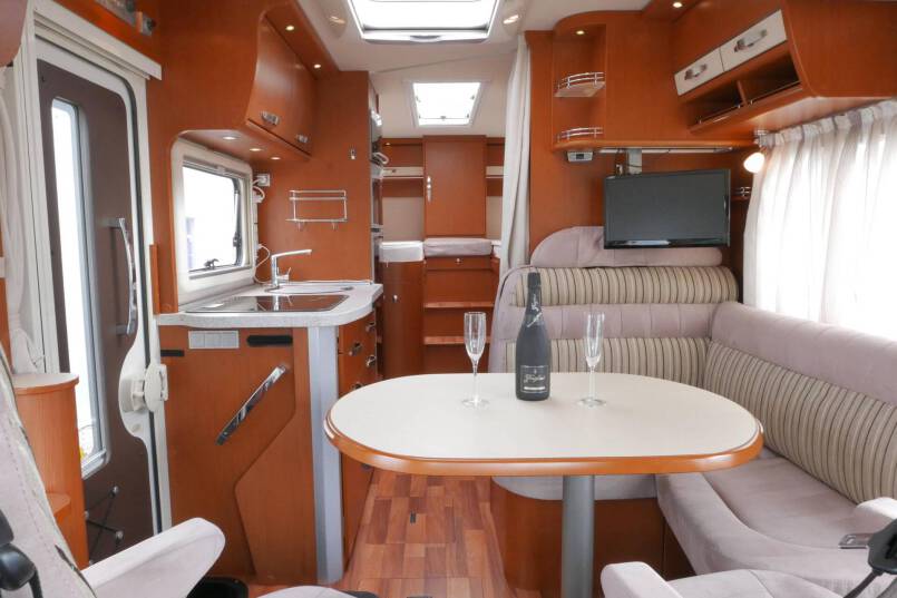 Hymer B 578 3.0 AUTOMAAT, 158 pk, 2 aparte bedden 23