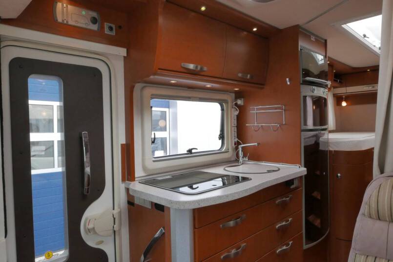 Hymer B 578 3.0 AUTOMAAT, 158 pk, 2 aparte bedden 25