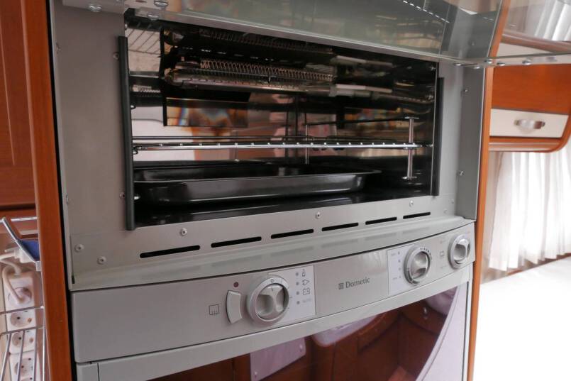 Hymer B 578 3.0 AUTOMAAT, 158 pk, 2 aparte bedden 28