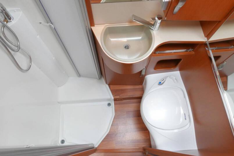 Hymer B 578 3.0 AUTOMAAT, 158 pk, 2 aparte bedden 35