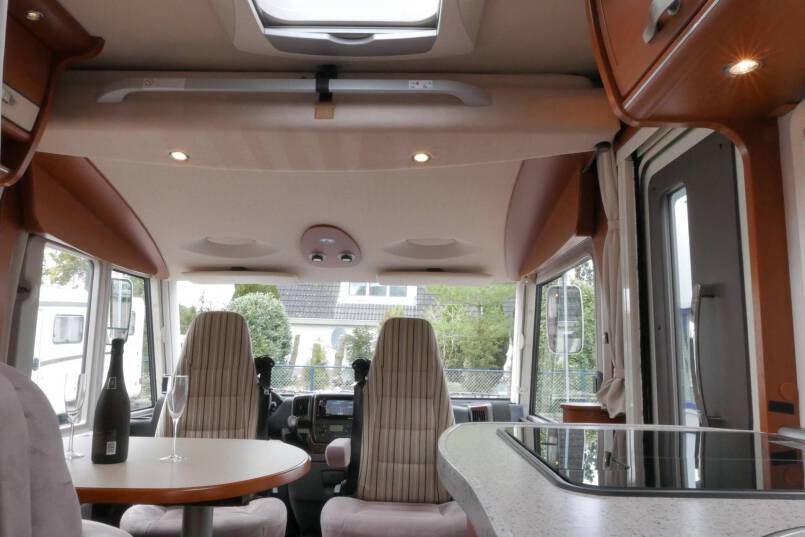 Hymer B 578 3.0 AUTOMAAT, 158 pk, 2 aparte bedden 38