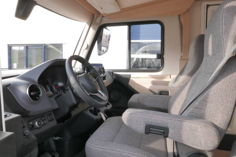 Hymer BMC-I 580 Hymer  BMC-I 580 9G AUTOMAAT 177 pk, 418 Mercedes AL-KO, 2021 17