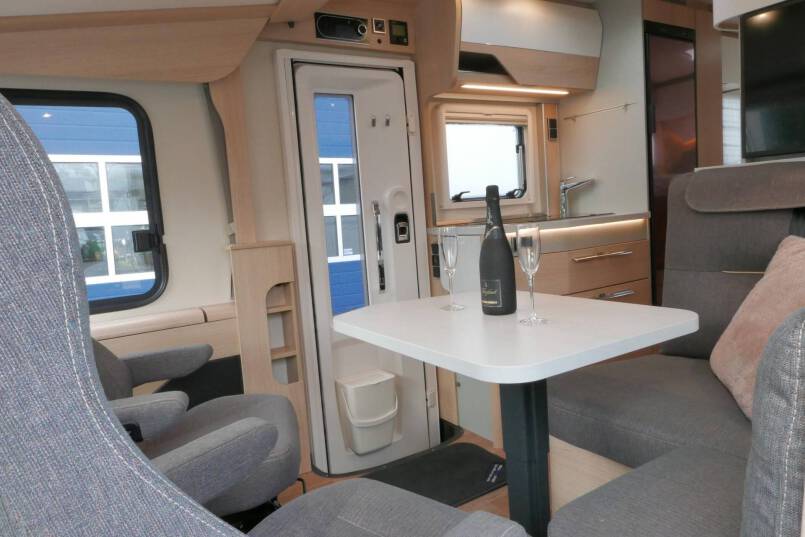 Hymer BMC-I 580 Hymer  BMC-I 580 9G AUTOMAAT 177 pk, 418 Mercedes AL-KO, 2021 23