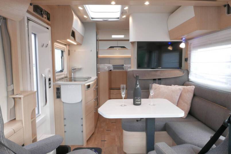 Hymer BMC-I 580 Hymer  BMC-I 580 9G AUTOMAAT 177 pk, 418 Mercedes AL-KO, 2021 24