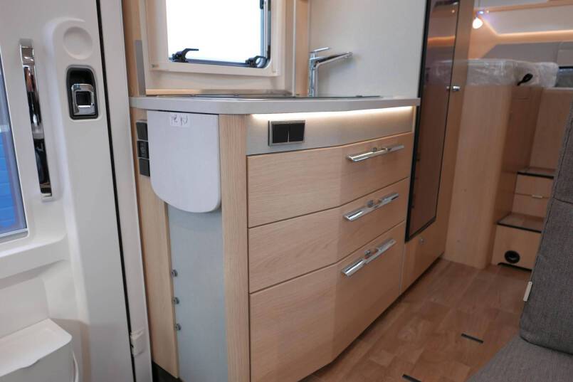 Hymer BMC-I 580 Hymer  BMC-I 580 9G AUTOMAAT 177 pk, 418 Mercedes AL-KO, 2021 27
