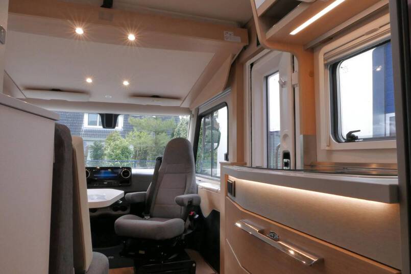 Hymer BMC-I 580 Hymer  BMC-I 580 9G AUTOMAAT 177 pk, 418 Mercedes AL-KO, 2021 38