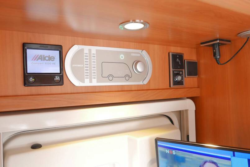 Hymer T 588 SL 180 PK AUTOMAAT, AL-KO Maxi chassis, Alde verwarming 24