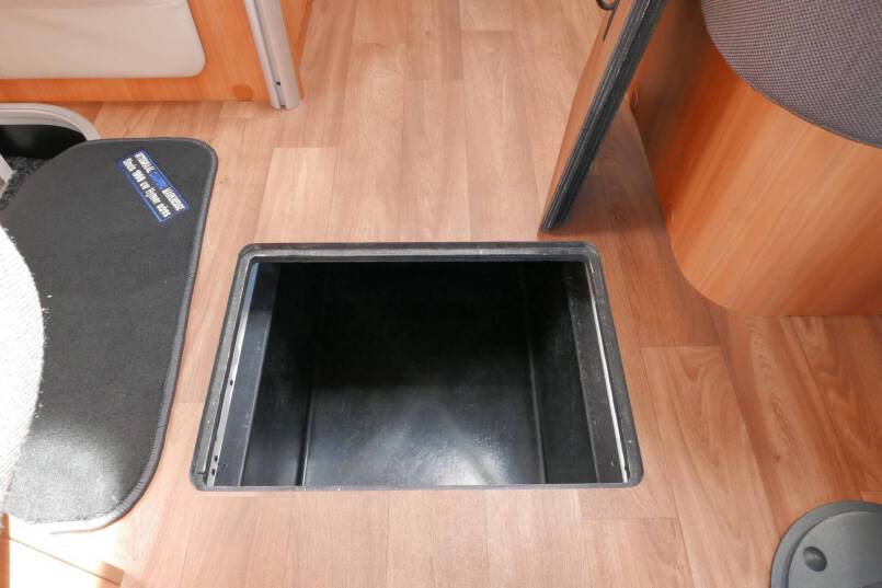 Hymer T 588 SL 180 PK AUTOMAAT, AL-KO Maxi chassis, Alde verwarming 37