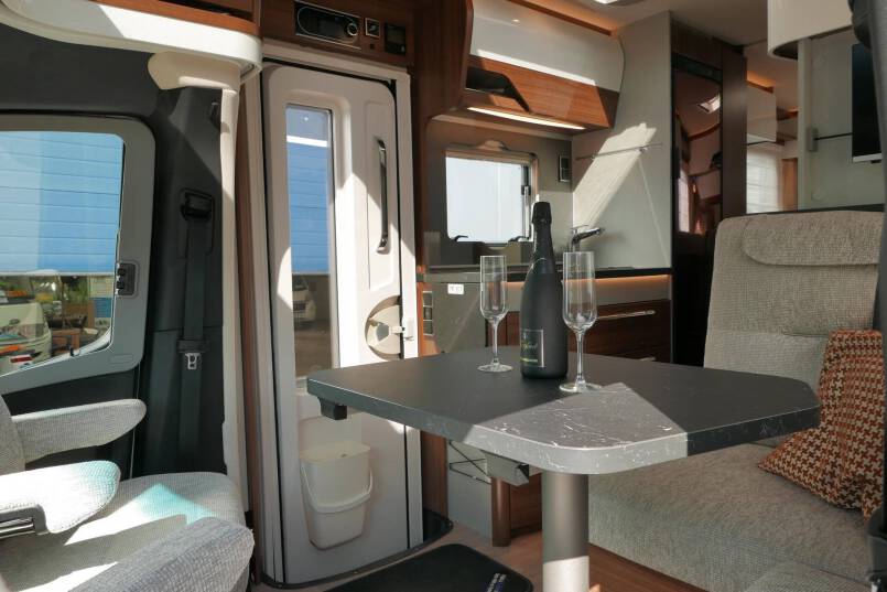 Hymer BMC-T 580 Hymer  BMC-T 580 9G AUTOMAAT 177 pk, Mercedes AL-KO, 2020 24