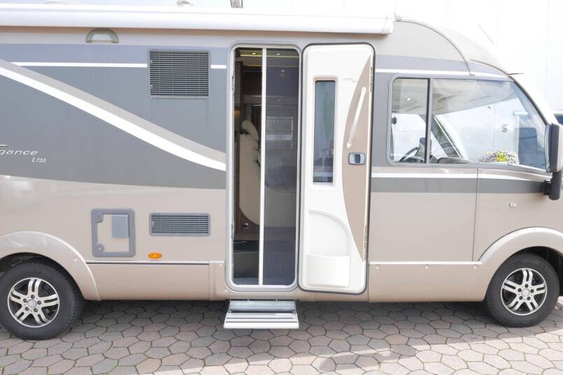 Burstner I 730 Elegance 3.0 AUTOMAAT, queensbed, vol optie 15