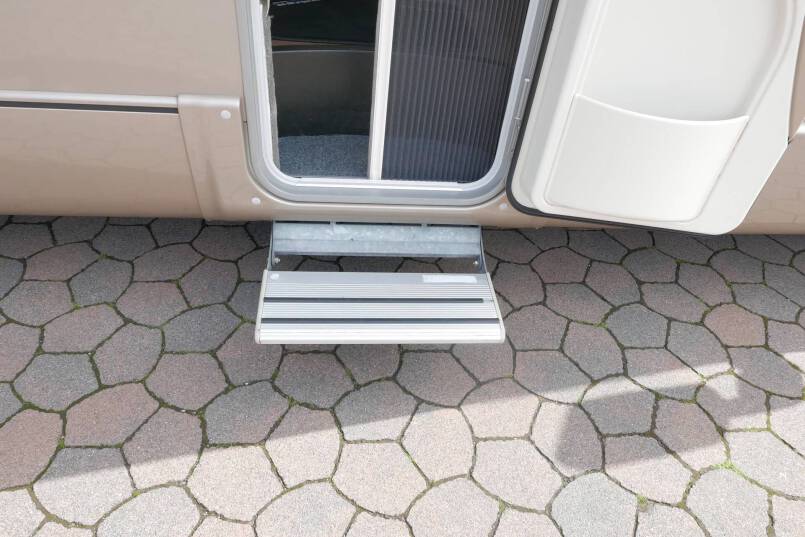Burstner I 730 Elegance 3.0 AUTOMAAT, queensbed, vol optie 16