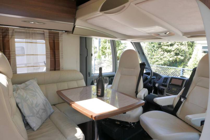 Burstner I 730 Elegance 3.0 AUTOMAAT, queensbed, vol optie 22