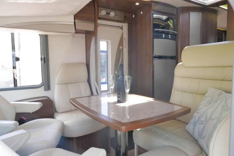 Burstner I 730 Elegance 3.0 AUTOMAAT, queensbed, vol optie 23