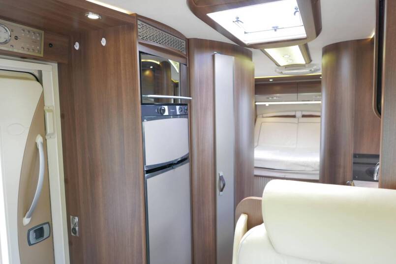 Burstner I 730 Elegance 3.0 AUTOMAAT, queensbed, vol optie 26