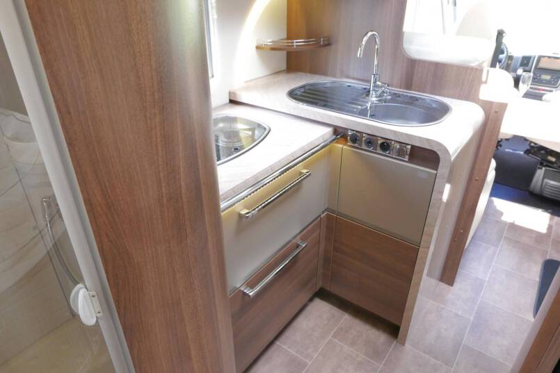 Burstner I 730 Elegance 3.0 AUTOMAAT, queensbed, vol optie 29