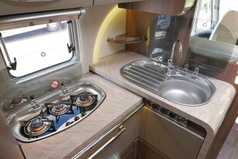 Burstner I 730 Elegance 3.0 AUTOMAAT, queensbed, vol optie 31