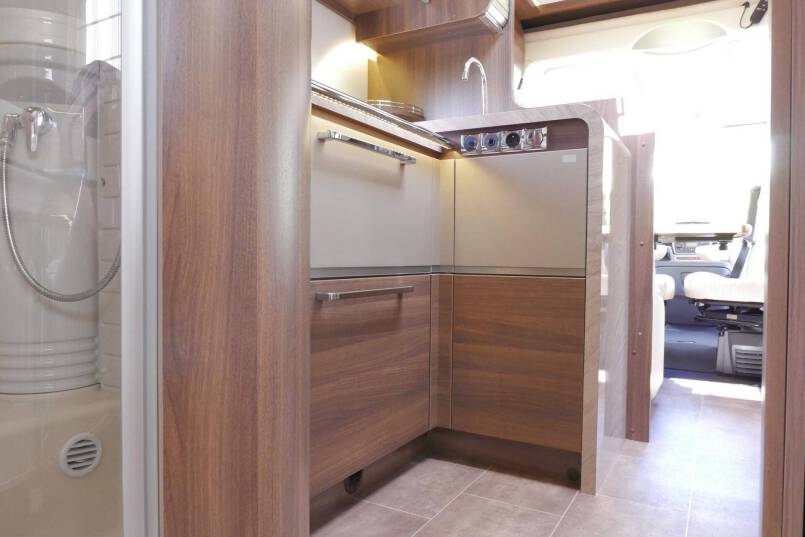 Burstner I 730 Elegance 3.0 AUTOMAAT, queensbed, vol optie 32