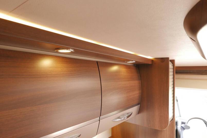 Burstner I 730 Elegance 3.0 AUTOMAAT, queensbed, vol optie 33