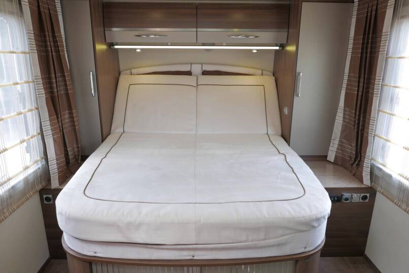 Burstner I 730 Elegance 3.0 AUTOMAAT, queensbed, vol optie 35