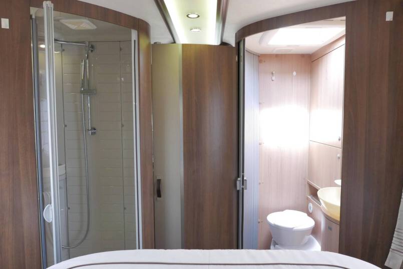 Burstner I 730 Elegance 3.0 AUTOMAAT, queensbed, vol optie 41