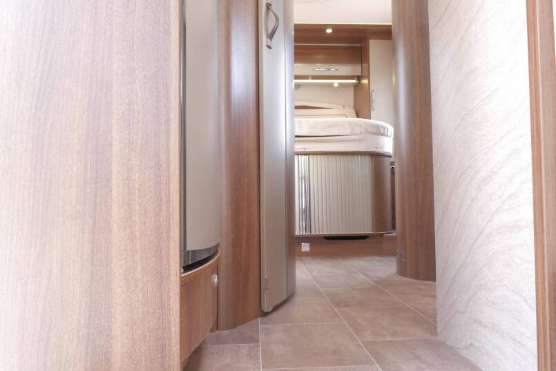 Burstner I 730 Elegance 3.0 AUTOMAAT, queensbed, vol optie 45