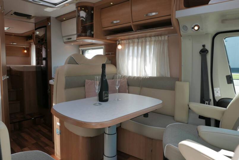 Hymer T 674  Premium 50 edition, 3.0 AUTOMAAT, enkele bedden, Maxi chassis 22