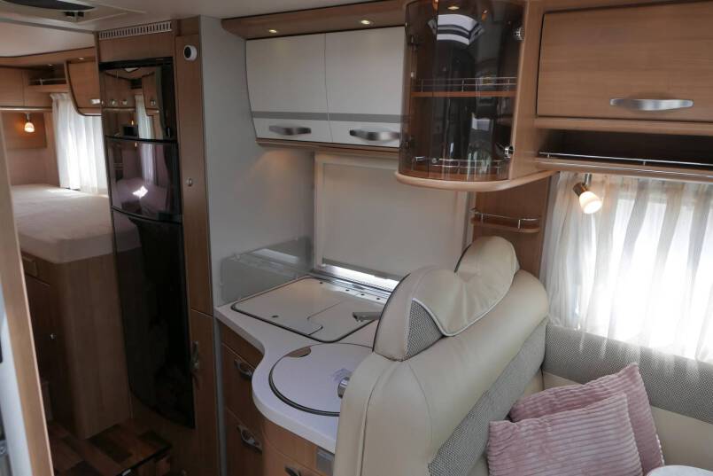 Hymer T 674  Premium 50 edition, 3.0 AUTOMAAT, enkele bedden, Maxi chassis 26