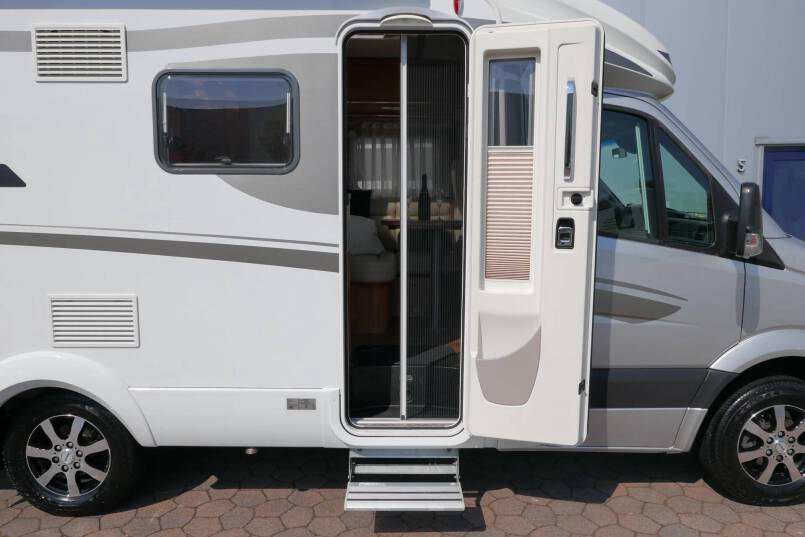 Hymer ML-T 580 Hymer  ML-T 580 AUTOMAAT Mercedes-Benz, enkele bedden, luchtvering 14