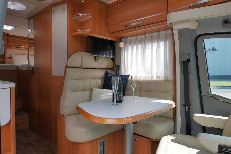 Hymer ML-T 580 Hymer  ML-T 580 AUTOMAAT Mercedes-Benz, enkele bedden, luchtvering 24