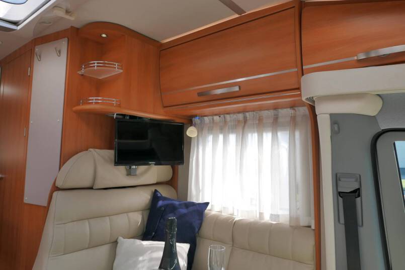 Hymer ML-T 580 Hymer  ML-T 580 AUTOMAAT Mercedes-Benz, enkele bedden, luchtvering 27