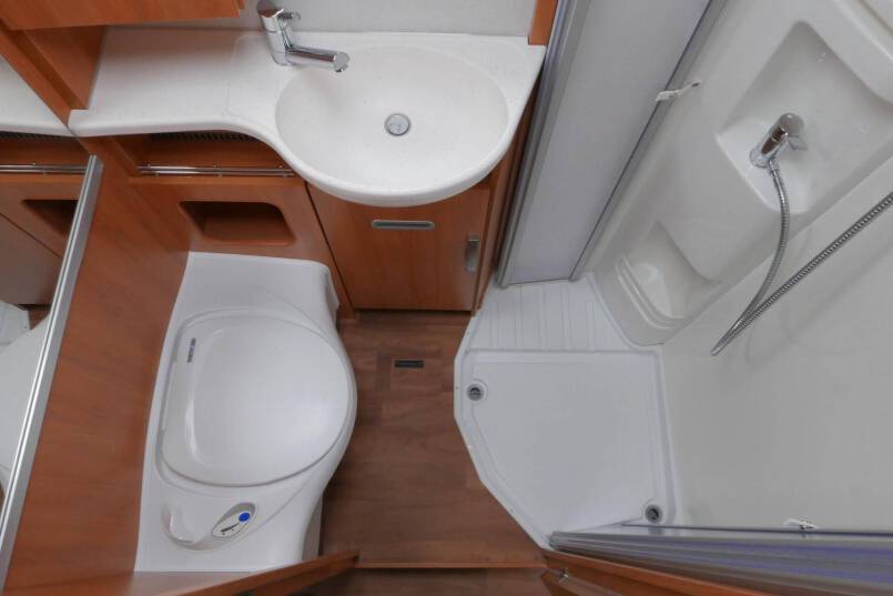 Hymer ML-T 580 Hymer  ML-T 580 AUTOMAAT Mercedes-Benz, enkele bedden, luchtvering 36