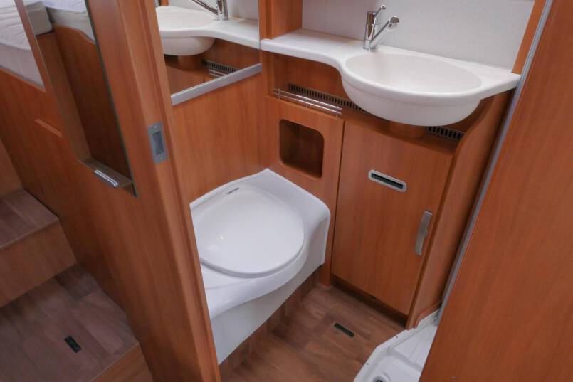 Hymer ML-T 580 Hymer  ML-T 580 AUTOMAAT Mercedes-Benz, enkele bedden, luchtvering 37