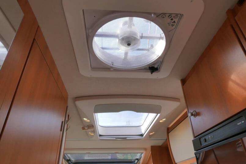 Hymer ML-T 580 Hymer  ML-T 580 AUTOMAAT Mercedes-Benz, enkele bedden, luchtvering 39