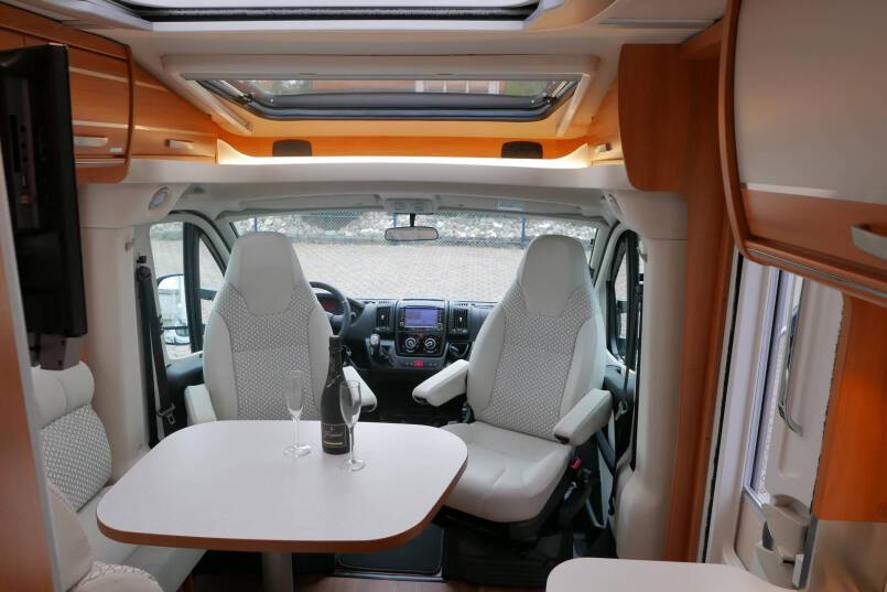 Hymer Exsis T 474 AUTOMAAT, lengte bedden, 6.50 m 24