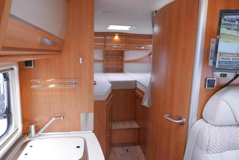 Hymer Exsis T 474 AUTOMAAT, lengte bedden, 6.50 m 34