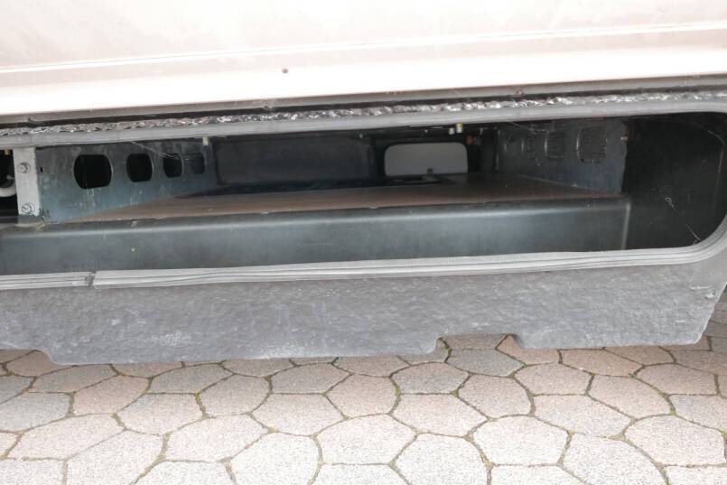 Rapido 9083 DF 3.0 AUTOMAAT, grote garage 11