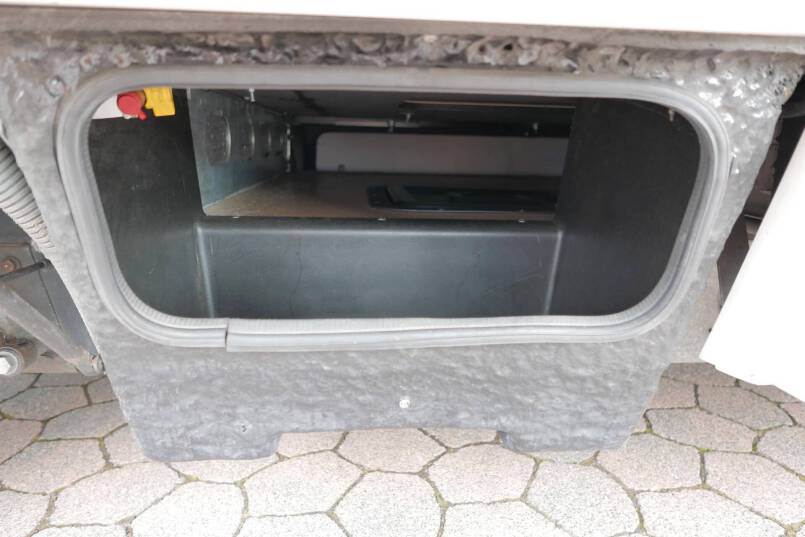 Rapido 9083 DF 3.0 AUTOMAAT, grote garage 12
