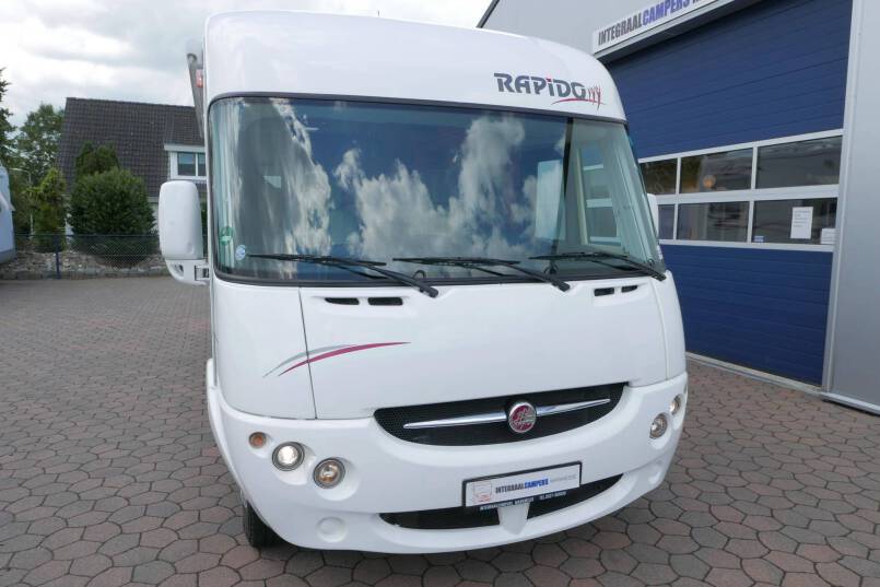 Rapido 9083 DF 3.0 AUTOMAAT, grote garage 1