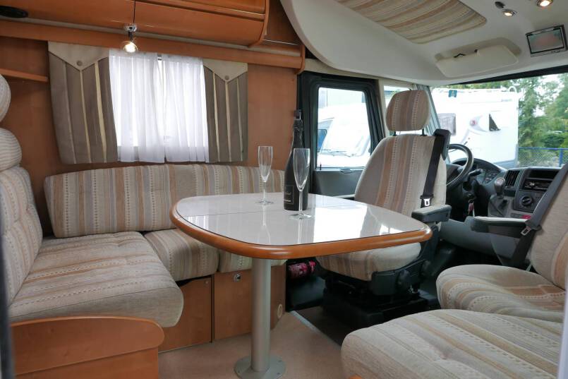 Rapido 9083 DF 3.0 AUTOMAAT, grote garage 21