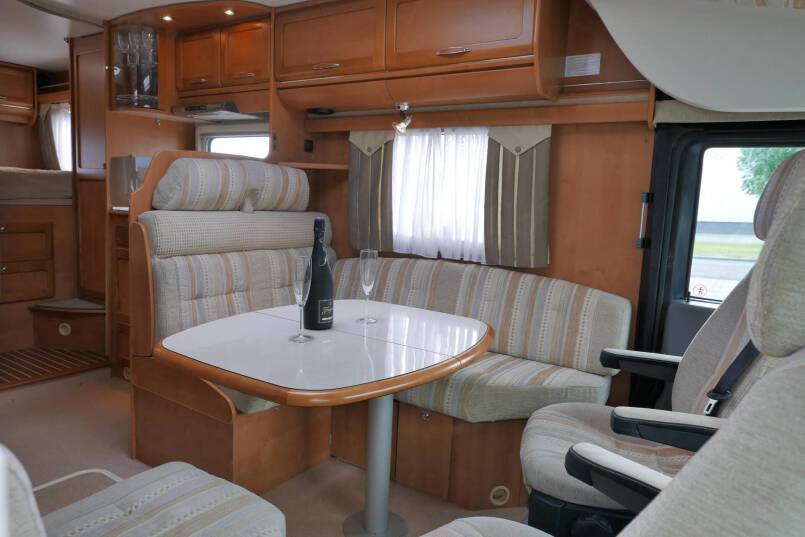 Rapido 9083 DF 3.0 AUTOMAAT, grote garage 22